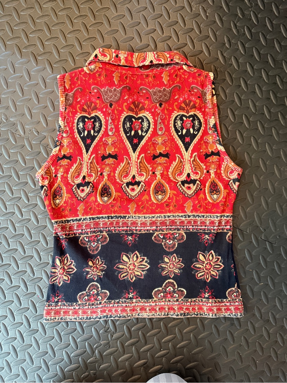 Vintage Chaudry Sports Ribbed Knit Sleeveless Red/Black Paisley Collar Shirt - - Picture 2 of 4